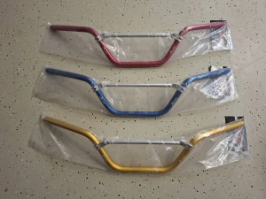 ACCEL ALUMÍNIUM KORMÁNY KERESZTVONALRAL (22,2 MM) ATV ARANY SZÍNŰ (SZÉLESSÉG 770 MM, MAGASSÁG 160 MM)